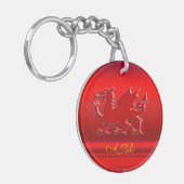 Monogram, rode draak op rood metallisch effect sleutelhanger (Voorkant Links)