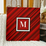 Monogram rode en zwarte diagonale strepen canvas afdruk<br><div class="desc">Een stijlvol rood en zwart diagonaal patroon met een wit monogram in een zwart lijst. Dit populaire ontwerp kan worden gepersonaliseerd door het monogram in het tekstvak te bewerken of te verwijderen voor geen tekst.</div>