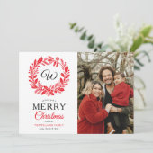 Monogram Rode Krans Vrolijke Kerstfoto Feestdagenkaart (Staand voorkant)