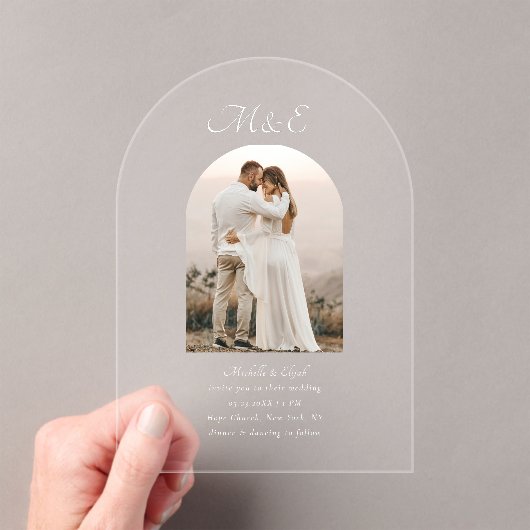Monogram Romantic Arch Photo Elegant Wedding Acryl Uitnodigingen (Insitu (Draagbaar))