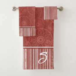 Monogram rood boho patroon en witte strepen bad handdoek