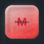 Monogram rood verloop geometrisch maaspatroon papieren bordje<br><div class="desc">Monogram personaliseer met uw douane initiaal en naam. Rood geometrisch verloopmaaspatroon. Driehoekgeometrische maas met licht donkerrood ombre gradiënt. patroon,  ombre,  mesh,  driehoeken,  geometrie,  geometrie,  gradiënt,  cool,  driehoek,  helder,  rood</div>