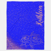 Monogram Roos Goud Roze Rozen op Blauw | Fleece Deken (Voorkant)