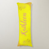 Monogram Roos Goud Roze Rozen op Geel | Lichaamskussen (Voorkant Verticaal)