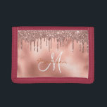 Monogram Roos Gouden Glitter Gepersonaliseerd Drievoud Portemonnee<br><div class="desc">Dit ontwerp kan op het gebied worden gepersonaliseerd dat door de foto en/of tekst te veranderen wordt verstrekt. Of het kan worden aangepast door de klik te kiezen om verdere optie aan te passen en de kleur van de achtergrond te schrappen of te veranderen, tekst toe te voegen, de tekstkleur...</div>
