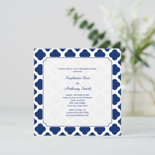 Monogram Royal Blue Quatrefoil repesal Dinner Kaart (Staand voorkant)
