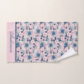 Monogram Roze Blauwe Bloemrozen Elegant Cadeau Bad Handdoek (Handdoek)