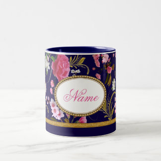 Monogram roze bloemen tweekleurige koffiemok