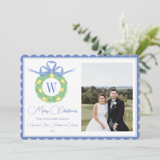 Monogram Roze Bow Greenery kerstfoto Feestdagenkaart (Staand voorkant)