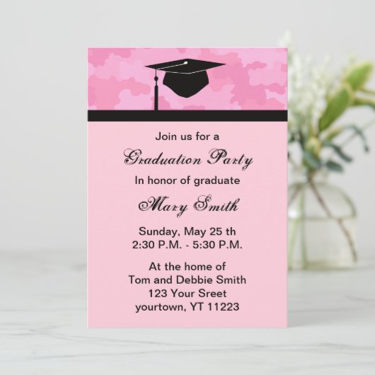 Monogram Roze Camouflage Afstudeerfeest Uitnodigen Kaart (Staand voorkant)