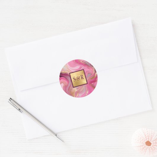 Monogram roze en goud gemarmerde bruiloft ronde sticker (Envelop)