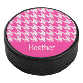 Monogram roze en witte horsthoek patroon hockey puck (3/4)