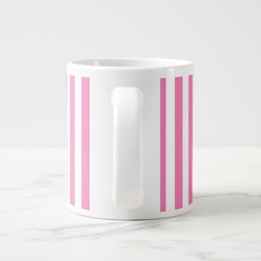 Monogram roze en witte strepen grote koffiekop (Achterkant)