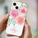 Monogram Roze Floral Case-Mate iPhone 14 Hoesje<br><div class="desc">Deze  iPhone-hoes is versierd met een waterverf boeket van rozen en gebladerte in tinten roze,  koraal en groen. Eenvoudig aan te passen met uw monogram en naam. Originele Waterverf © Michele Davies.</div>