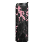 Monogram roze glitter op zwarte achtergrond thermosbeker (Gedraaid links)