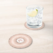 Monogram roze rosé goud glitter donut script ronde kartonnen onderzetter (Insitu)