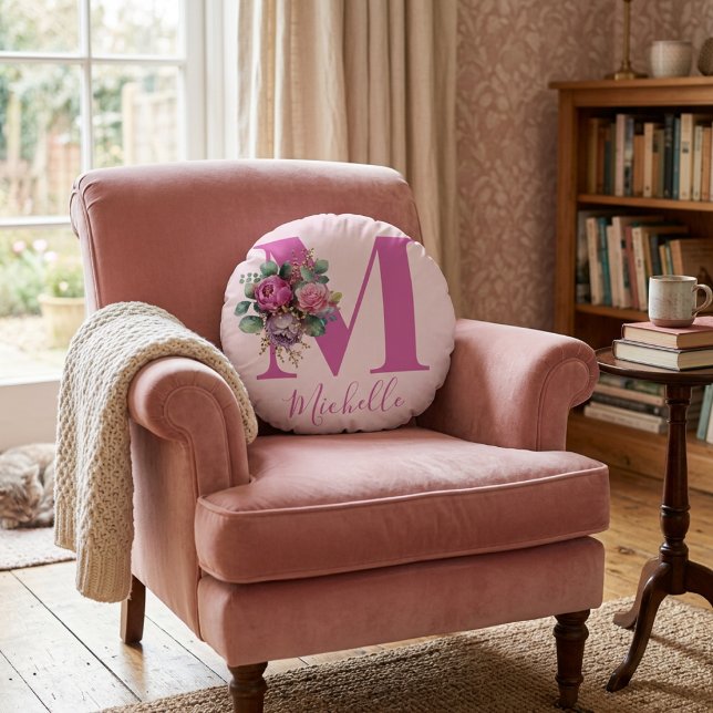 Monogram Roze Roze Bloemige Waterverf Initiële Naa Rond Kussen (Creator heeft geüpload)
