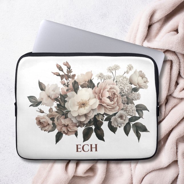 Monogram Roze Wit Vintage Rococo Bloemen Laptop Sleeve (Blush pink and white watercolor florals monogrammed name or initials laptop case. Gift for her)
