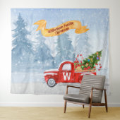 Monogram Rustic Rode Kersttruck Sneeuw Achtergrond Wandkleed (In Situ (horizontaal))