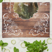 Monogram Rustic Woodland Weddenschap Foto Wood Pan Theedoek (Gevouwen)