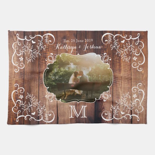 Monogram Rustic Woodland Weddenschap Foto Wood Pan Theedoek (Horizontaal)