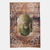 Monogram Rustic Woodland Weddenschap Foto Wood Pan Theedoek (Verticaal)