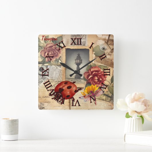 Monogram rustieke achtergrond bloemen en libellen vierkante klok (Huis)