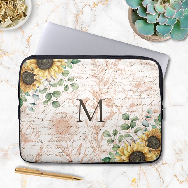 Monogram  rustieke zonnebloem decoupage laptop sleeve (In situ on table)