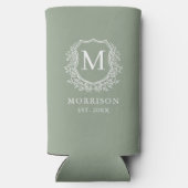 Monogram Sage Green Crest Botanische bruiloft Seltzer Blikjeskoeler (Achterkant)