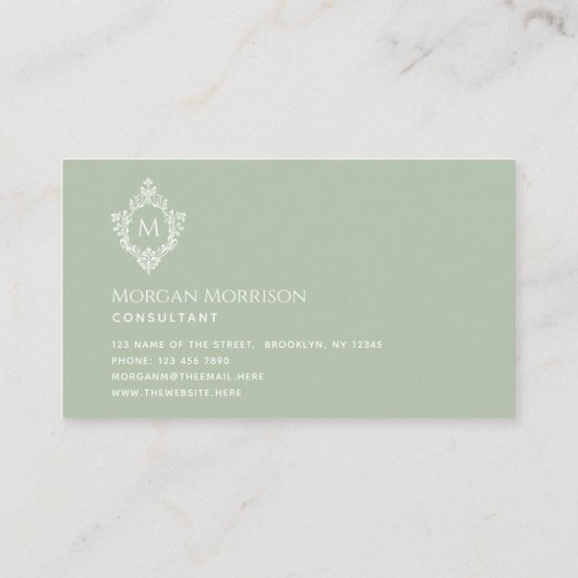Monogram Sage Green Elegant Crest Visitekaartje (Achterkant)