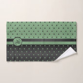 Monogram Sage Green en Black Polka Dot Pattern Bad Handdoek (Handdoek)