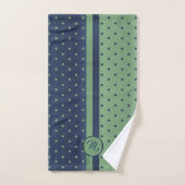 Monogram Sage Green en Slate Polka Dot Pattern Bad Handdoek (Handdoek)