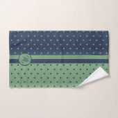 Monogram Sage Green en Slate Polka Dot Pattern Bad Handdoek (Handdoek)