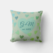 Monogram saliegroen blauw retro boho hartenpatroon kussen (Voorkant)
