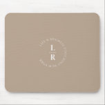 Monogram, salon, minimalistisch, beige-bruin muismat<br><div class="desc">Minalistisch,  modern,  salon,  beige-bruin,  monogram ontwerp,  koraal.</div>