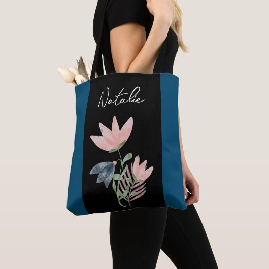 Monogram schattig contrast met bloemenzwart en mar tote bag (Dichtbij)