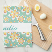 Monogram schattige oranje bloemetjes op groen theedoek (Quarter Fold)