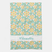 Monogram schattige oranje bloemetjes op groen theedoek (Verticaal)