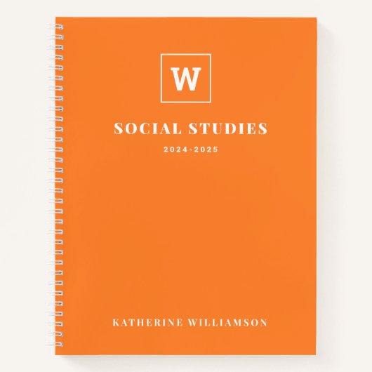 Monogram School Onderwerp Student Oranje aangepast Notitieboek (Voorkant)