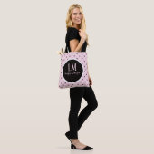 Monogram Script Boog Tote Tas – Roze & Zwart (Op model)