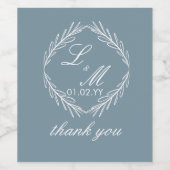 Monogram Script Branch Dusty Blue Wedding Wijn Etiket (Enkel label)