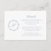 Monogram Script krans Dusty Blue bruiloft details Informatiekaartje (Voorkant)