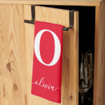 Monogram Script Name Personated Red and White Theedoek<br><div class="desc">Dit elegante monogram en het stijlvolle ontwerp van de manuscriptnaam kunnen als gift voor een verjaardag, een Moederdag of om het even welke gelegenheid worden gegeven. Het kan gepersonaliseerd worden met het initiaal en de naam van de persoon. U kunt het lettertype, de lettertypekleur, de tekengrootte en de achtergrondkleur wijzigen...</div>