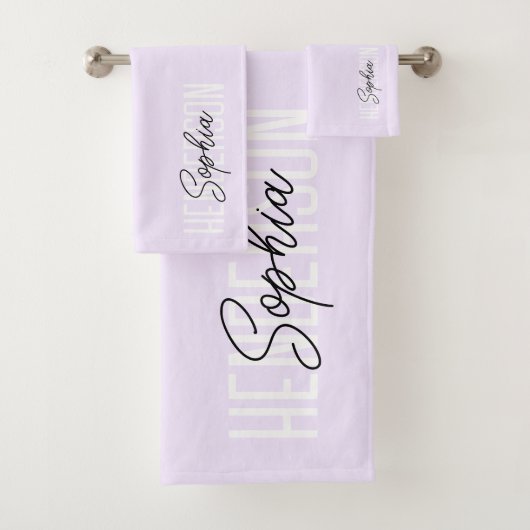 Monogram Script Signature Paars Bad Handdoek (Insitu)