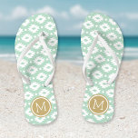 Monogram Seafoam en Gold Aztec Teenslippers<br><div class="desc">Aangepast afgedrukte flip flop sandalen met een geometrisch Aztec-patroon en uw aangepaste monogram of andere tekst in een cirkelvormige lijst. Klik aanpassen het om tekstdoopvonten en kleuren te veranderen of uw eigen afbeeldingen toe te voegen om unieke één van een soortontwerp te creëer!</div>