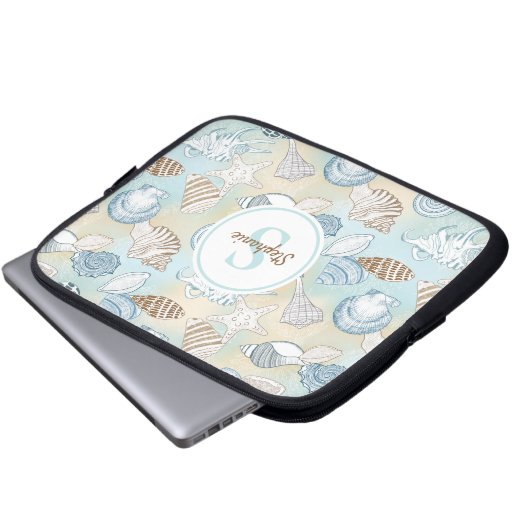 Monogram Seashells Pattern Coastal Laptop Sleeve (Voorkant onderkant)