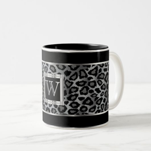 Monogram Silver en Gray Leopard Animal Print Tweekleurige Koffiemok (Voorkant rechts)