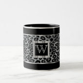 Monogram Silver en Gray Leopard Animal Print Tweekleurige Koffiemok (Center)
