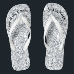 Monogram Silver Glam Glitter Moeder van Bride Groo Teenslippers<br><div class="desc">Een leuk cadeau voor zowel de moeder van de bruid als de bruidegom. Als haar voeten aan het einde van de nacht moe zijn,  wil ze deze! Pas ze aan!</div>