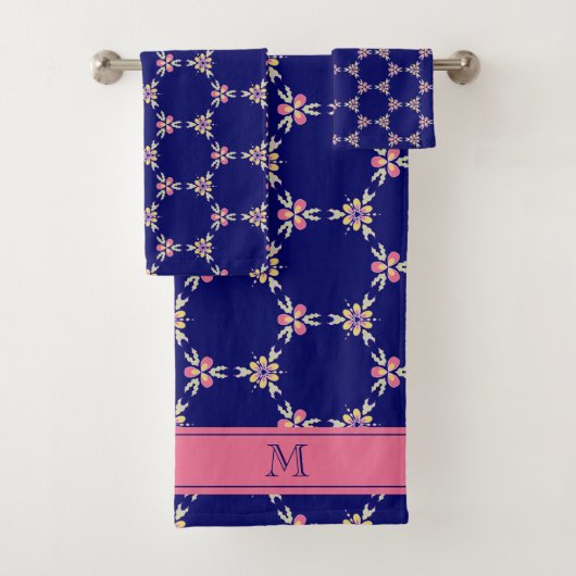 Monogram Spaans mediterraan Indigo Floral Tile Bad Handdoek (Insitu)